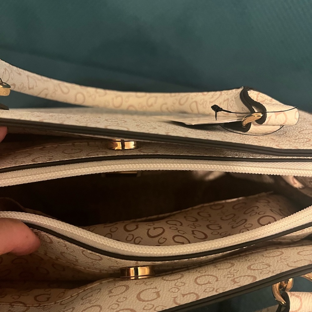 Guess bag - Picture 3 of 5